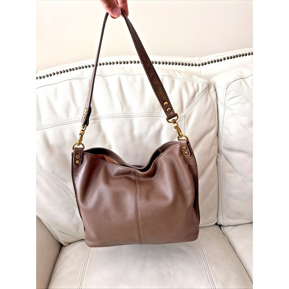 HOBO Pier Shoulder Bag Leather Brown